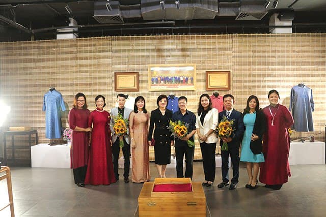 ao-dai-tuan-sanh